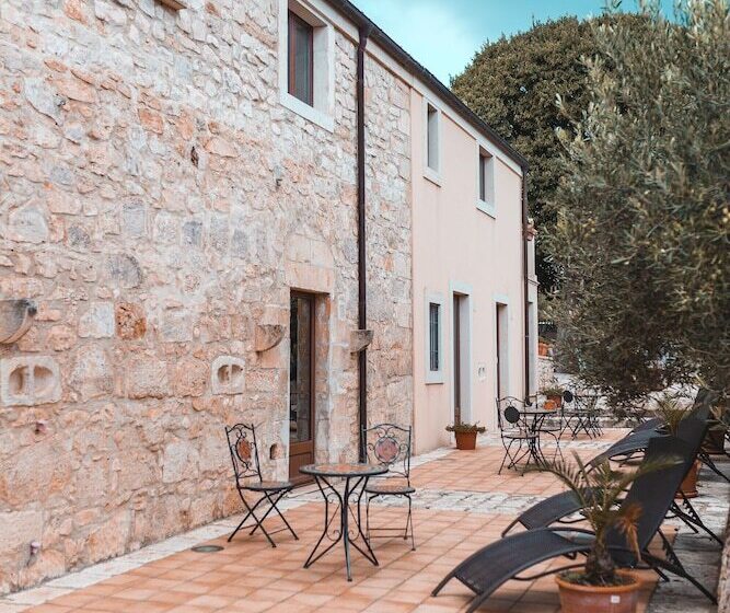 اتاق استاندارد سه نفره, Artemisia Resort