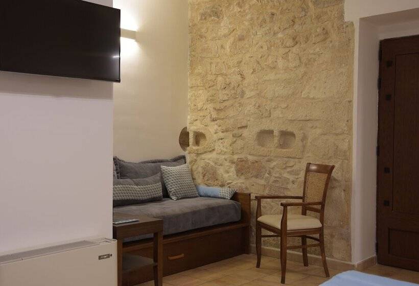 اتاق استاندارد سه نفره, Artemisia Resort