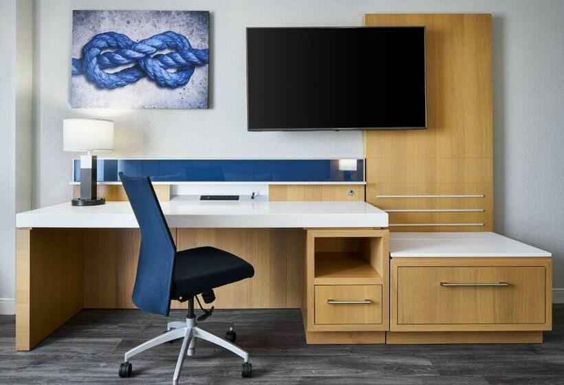 Стандартный Номер Кровать Кинг, Delta Hotels By Marriott Norfolk Airport