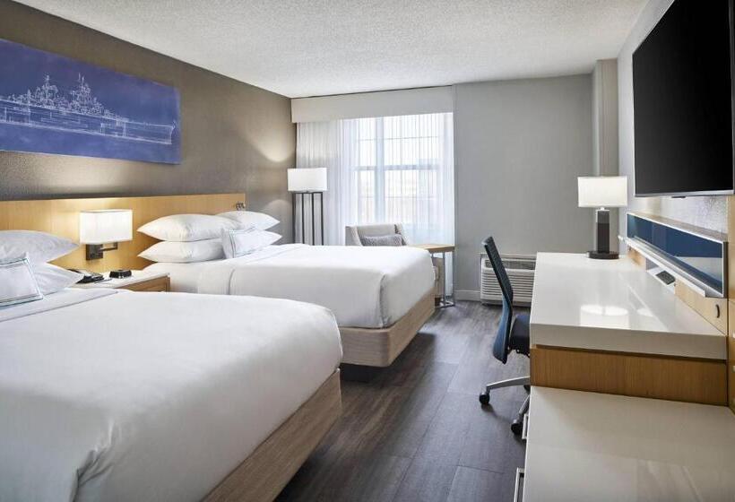 Номер Стандарт Адаптированный для Инвалидов, Delta Hotels By Marriott Norfolk Airport