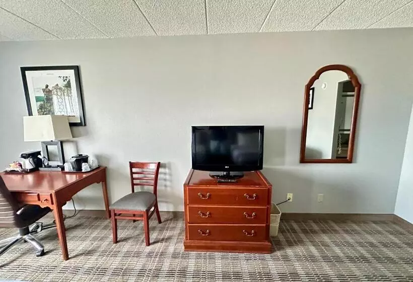 Standard-huone, Americinn & Suites By Wyndham Baraboo Event Center