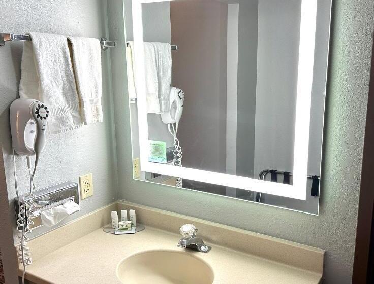 Стандартный Номер Кровать Кинг, Americinn & Suites By Wyndham Baraboo Event Center