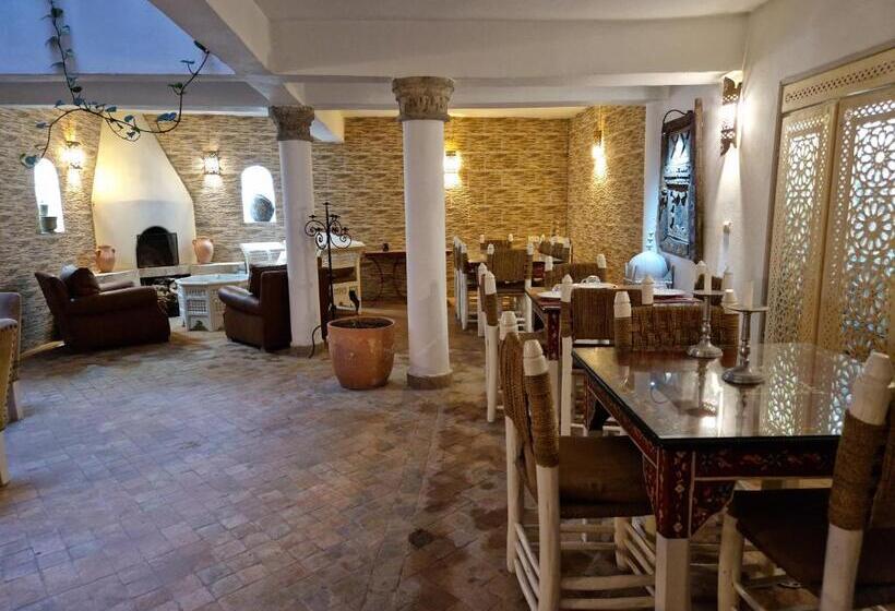 اتاق استاندارد چهار تخته, Dar Nafoura Mogador