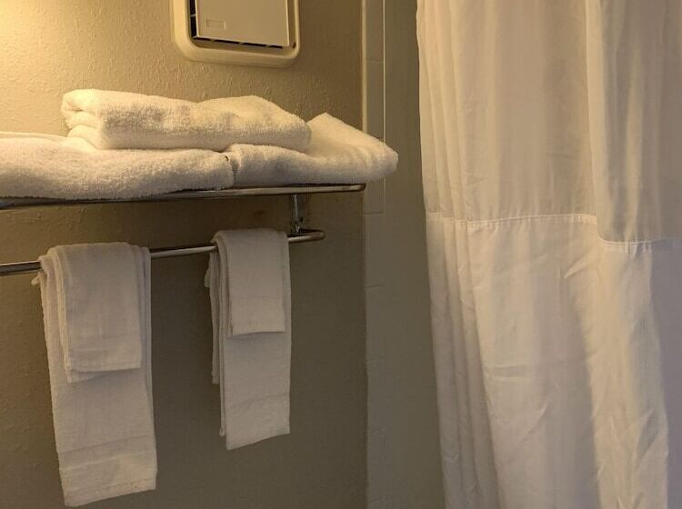 غرفة ديلوكس, Days Inn By Wyndham Louisville Airport Fair And Expo Center