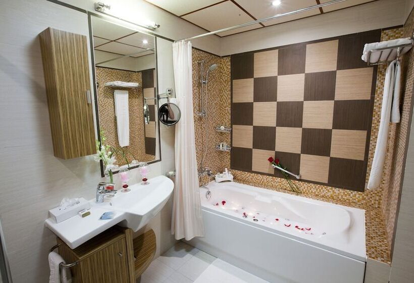 سوئیت رویال, Elite Crystal