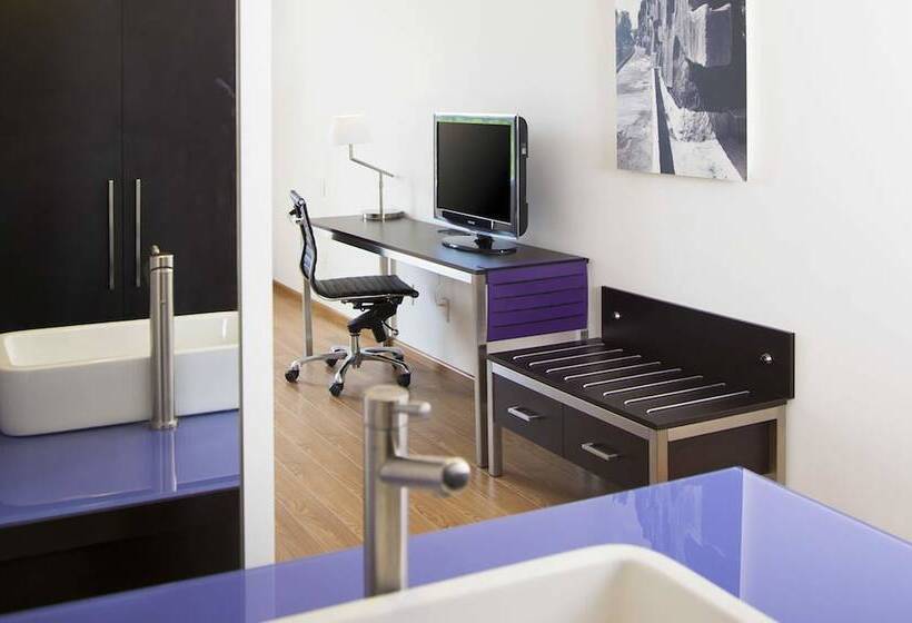 Полулюкс, Fiesta Inn Express Naucalpan