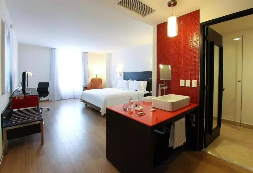 キングサイズベッドのスタンダードルーム, Fiesta Inn Express Naucalpan
