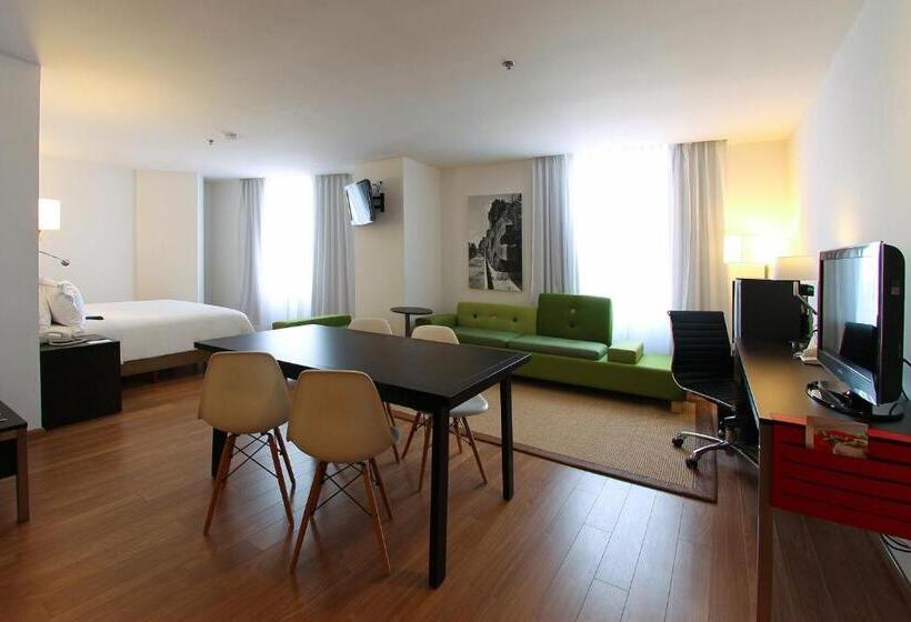 Полулюкс, Fiesta Inn Express Naucalpan