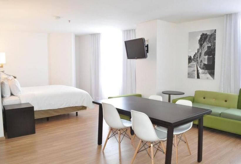 Полулюкс, Fiesta Inn Express Naucalpan