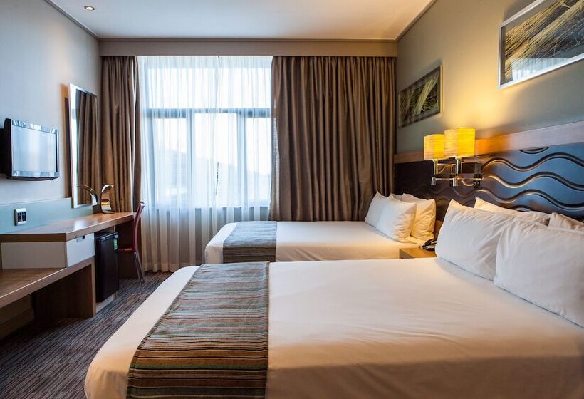 غرفه قياسيه سريرين مزدوجين, Garden Court Umhlanga