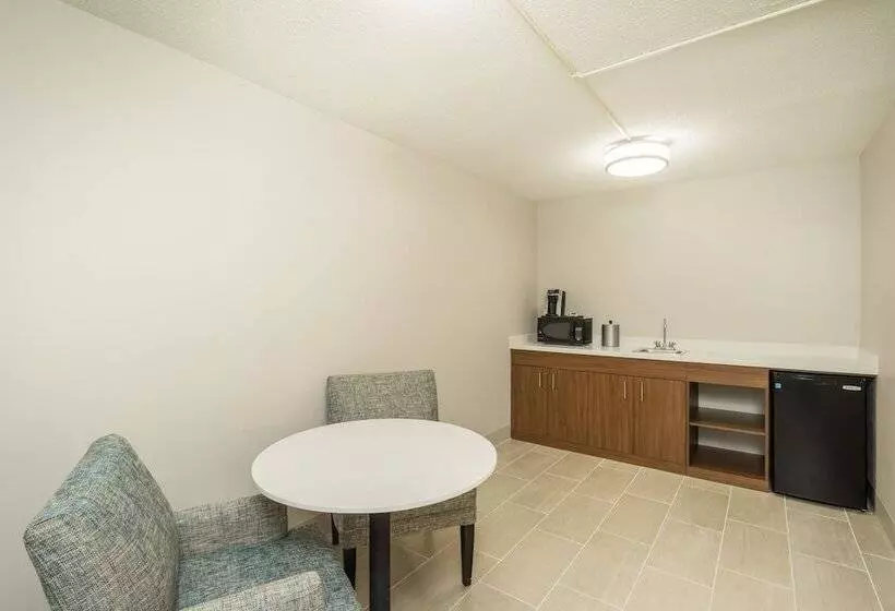 スイート, Holiday Inn Express Hotel & Suites Louisville East, An Ihg