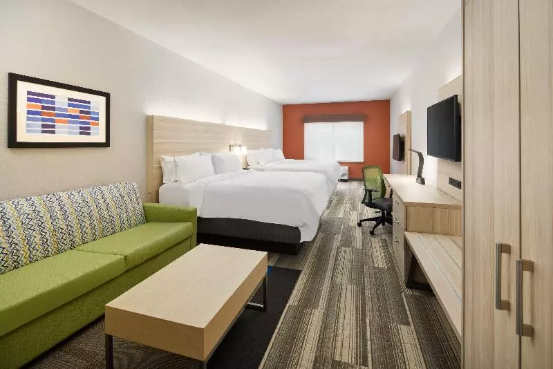 キングサイズベッドのスイートルーム, Holiday Inn Express Hotel & Suites Salem, An Ihg