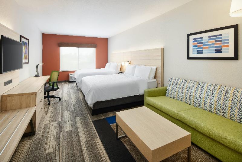 מיטת קינג בסוויטה, Holiday Inn Express Hotel & Suites Salem, An Ihg