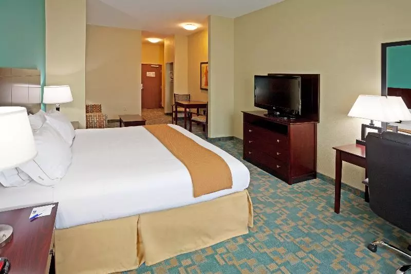 キングサイズベッドのスタンダードルーム, Holiday Inn Express Hotel & Suites Salem, An Ihg