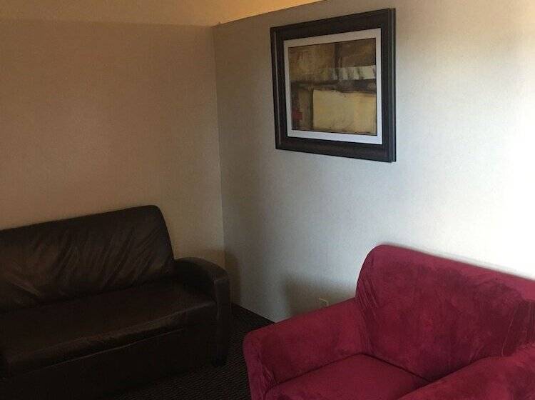 חדר סטודיו סטנדרד, Ramada By Wyndham Rockville Centre