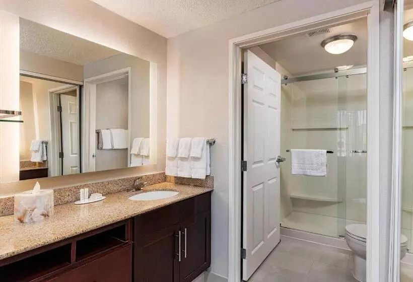 スタンダードスタジオ, Residence Inn Louisville Downtown
