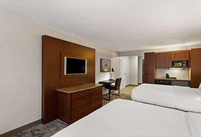 غرفه قياسيه سريرين مزدوجين, The Clover Hotel, Ascend Hotel Collection