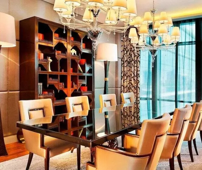 سوئیت رویال, The St. Regis Bangkok