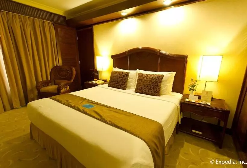デラックススイート, Waterfront Airport Hotel And Casino
