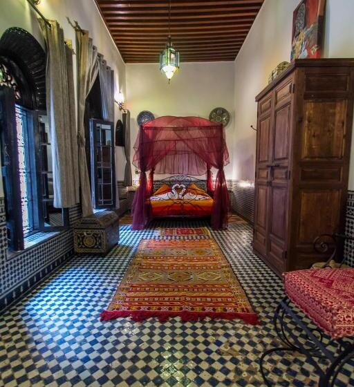 اتاق استاندارد سه نفره, Riad Hala