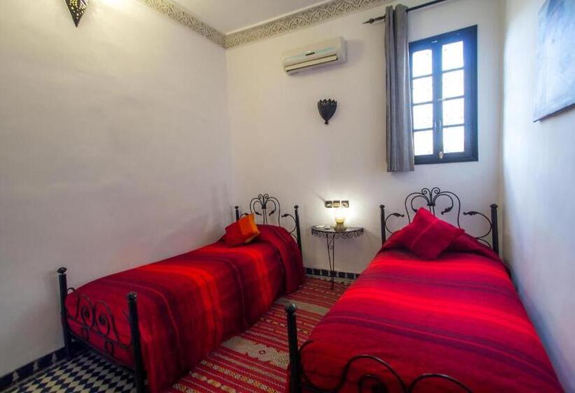 سوییت, Riad Hala