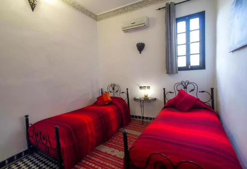 سوییت, Riad Hala