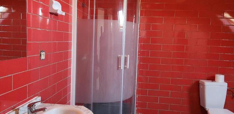 اتاق راحتی سه تخته, Sun Rise Apart