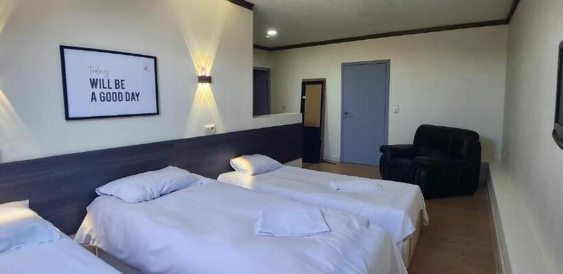 اتاق راحتی سه تخته, Sun Rise Apart