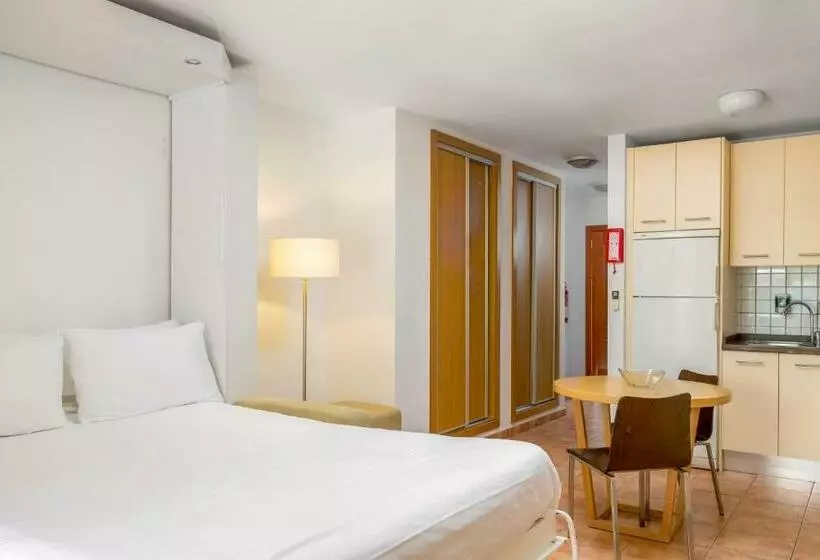 استودیوی استاندارد, Sunset Harbour Club