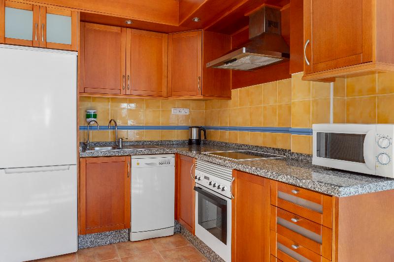 スタンダードスタジオ, Sunset Harbour Club