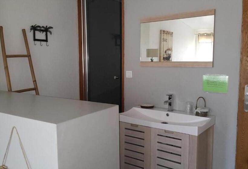 스탠다드 발코니 룸, Hostellerie Provencale