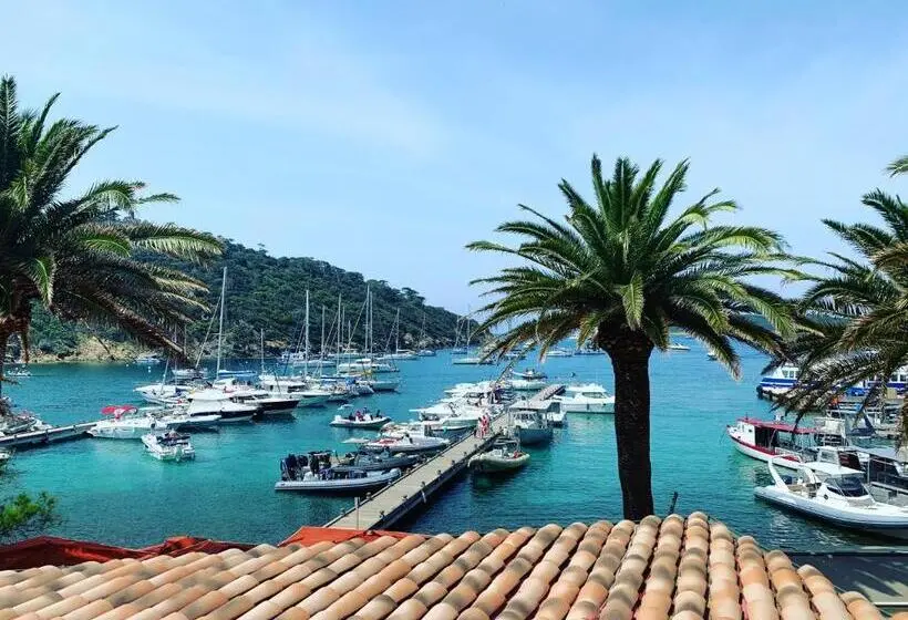 Camera Familiare Vista Mare, Hostellerie Provencale
