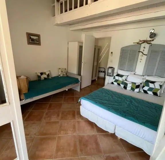Camera Familiare Vista Mare, Hostellerie Provencale