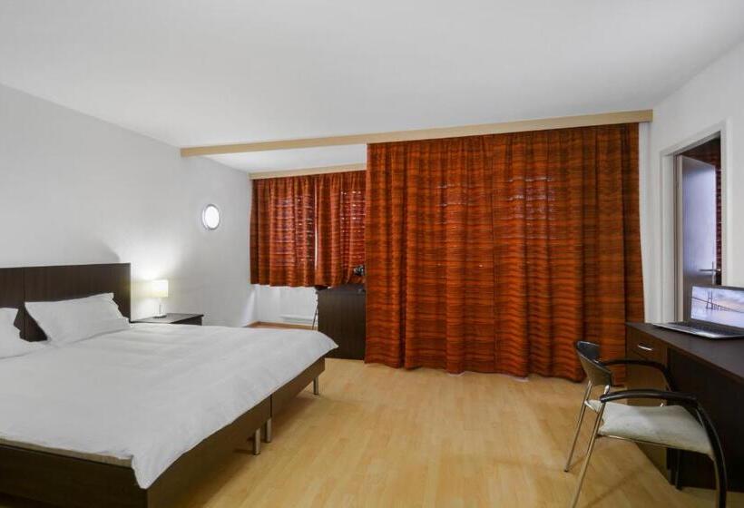 غرفة قياسية, Neuchatel City