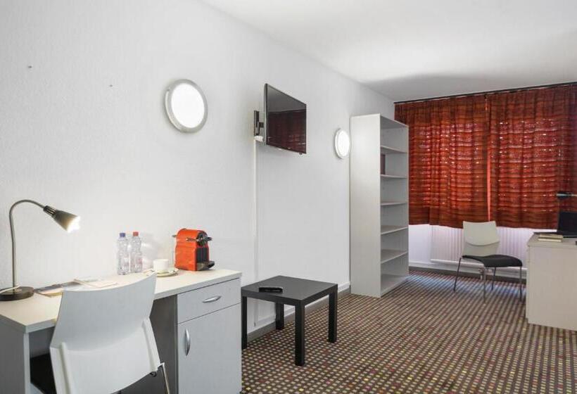 Номер Superior, Neuchatel City