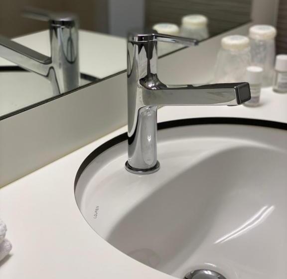 غرفة سوبيريور, Neuchatel City