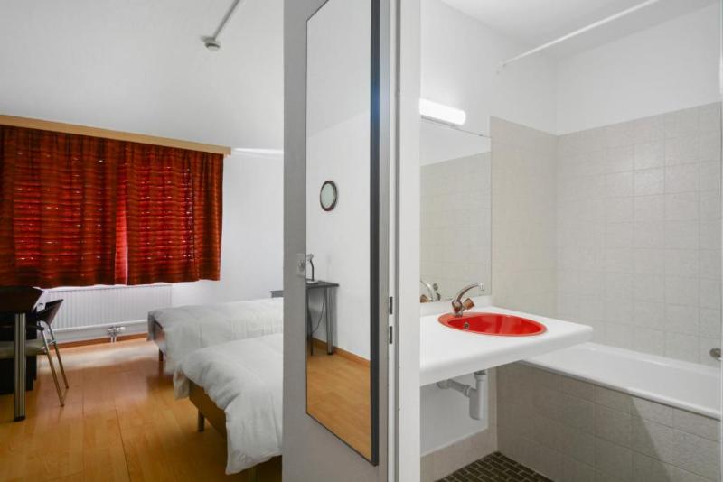 غرفة قياسية, Neuchatel City