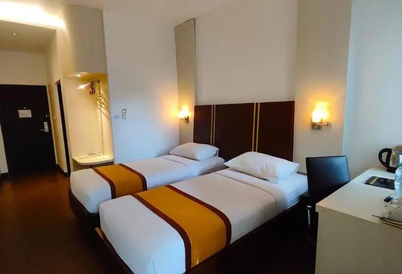 デラックスルーム, Odaita Hotel Pamekasan Madura