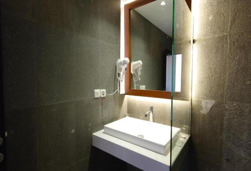 Номер Deluxe, Odaita Hotel Pamekasan Madura