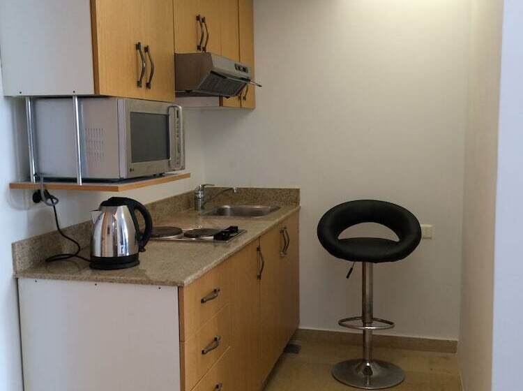 استودیوی استاندارد, Bliss 3000 Furnished Studios