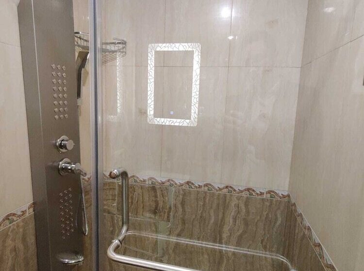 استودیوی لوکس, Bliss 3000 Furnished Studios