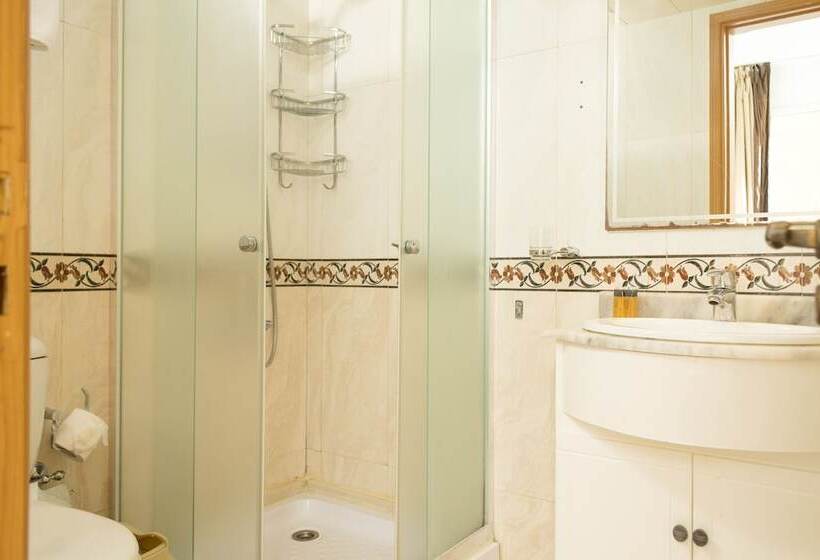 استودیوی لوکس, Bliss 3000 Furnished Studios