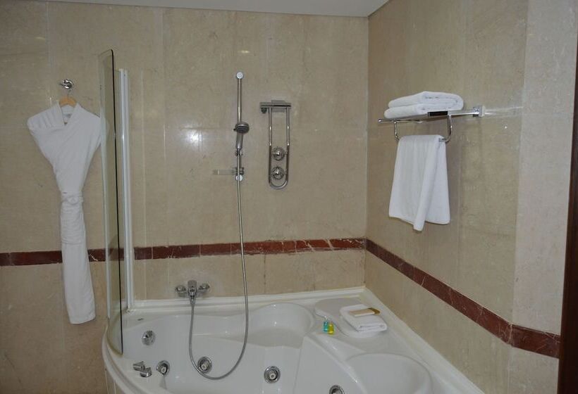 سوییت لوکس, Etoile Suites Boutique Hotel Down Town