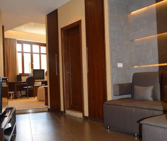 سوییت لوکس, Etoile Suites Boutique Hotel Down Town