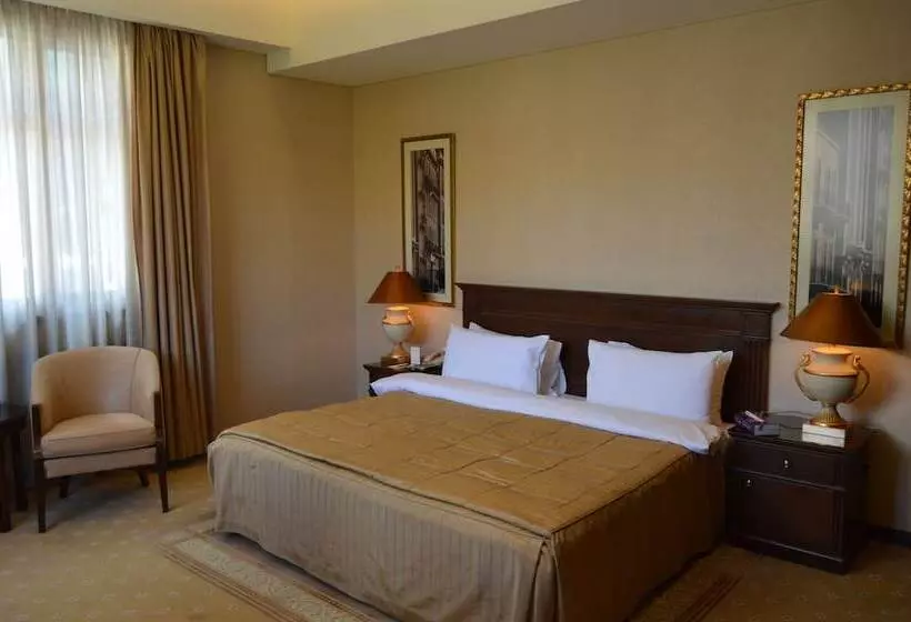 سوییت لوکس, Etoile Suites Boutique Hotel Down Town