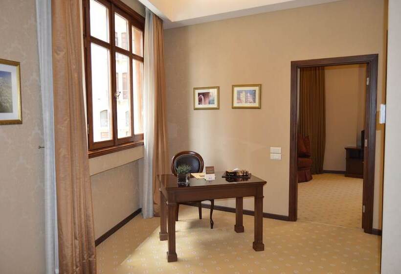 سوییت, Etoile Suites Boutique Hotel Down Town