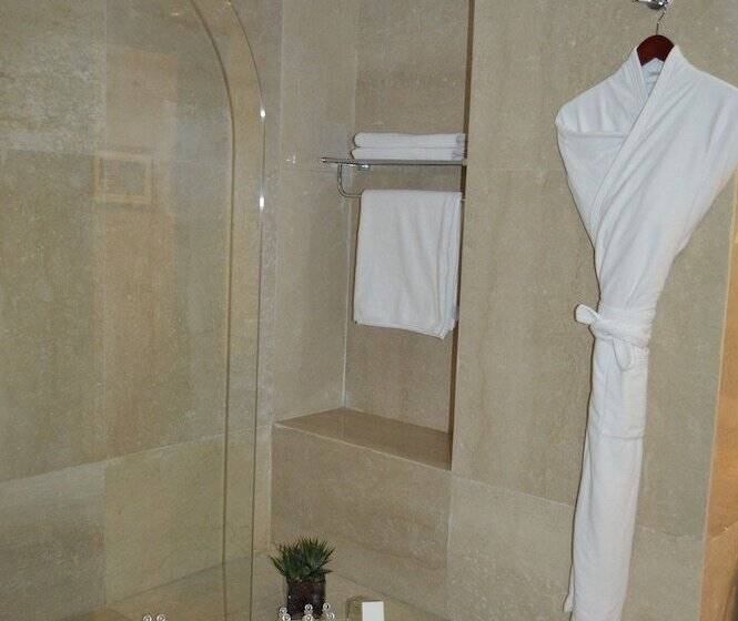 اتاق لوکس, Etoile Suites Boutique Hotel Down Town