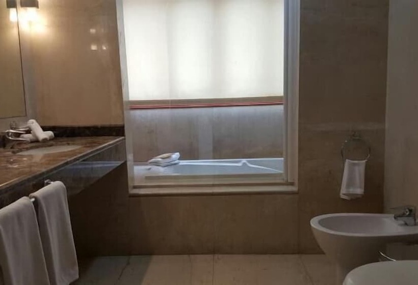 اتاق لوکس, Etoile Suites Boutique Hotel Down Town