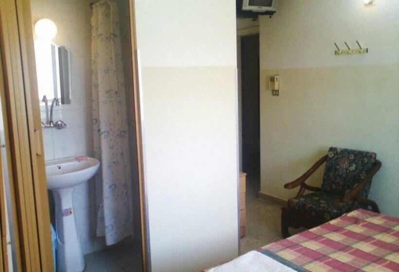 اتاق استاندارد, Farah Hotel