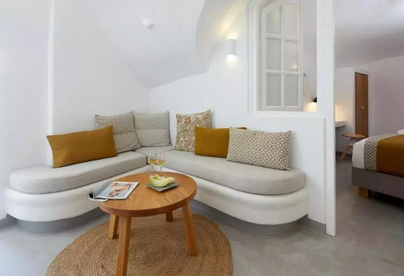 سوئیت با چشم‌انداز, Filotera Suites